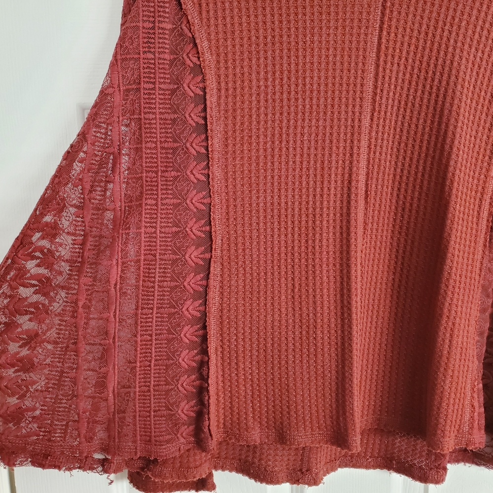 Miss Me RDI Rust Red Textured Long Sleeve Top - Picture 2 of 6